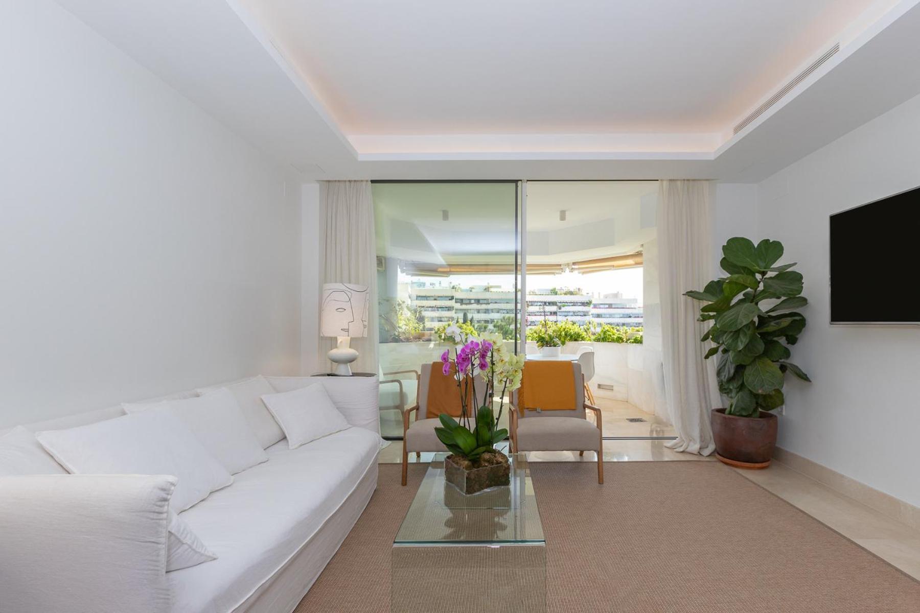 Lujoso Apartamento Con Piscina En Paseo Maritimo Marbella Esterno foto