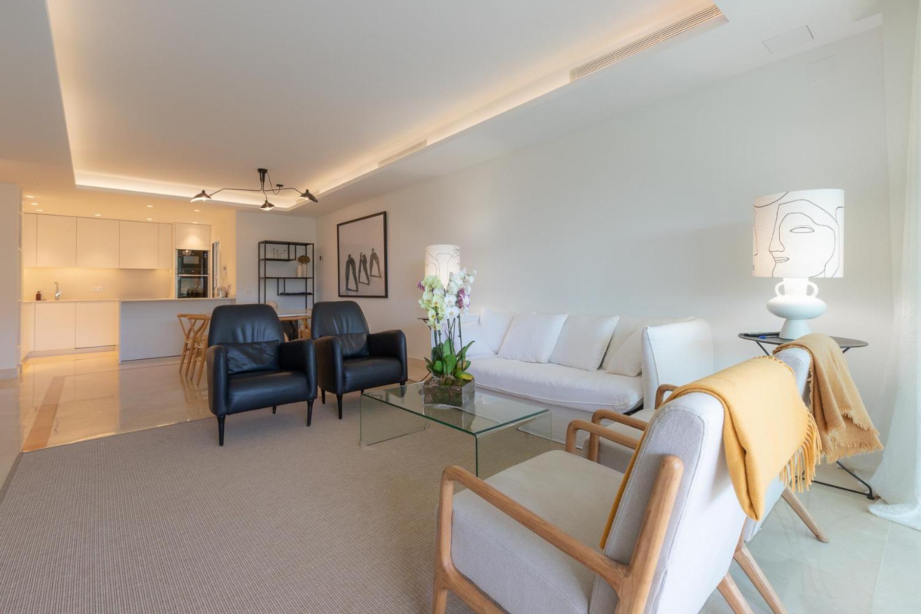 Lujoso Apartamento Con Piscina En Paseo Maritimo Marbella Esterno foto
