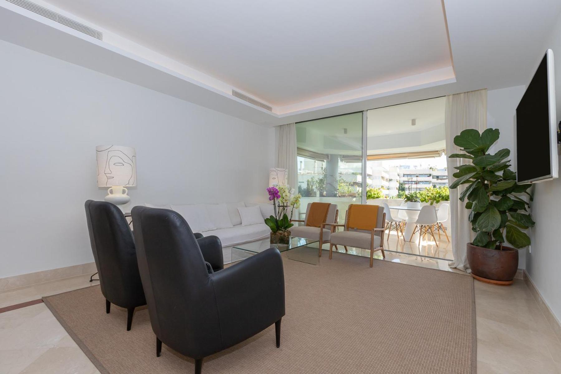 Lujoso Apartamento Con Piscina En Paseo Maritimo Marbella Esterno foto