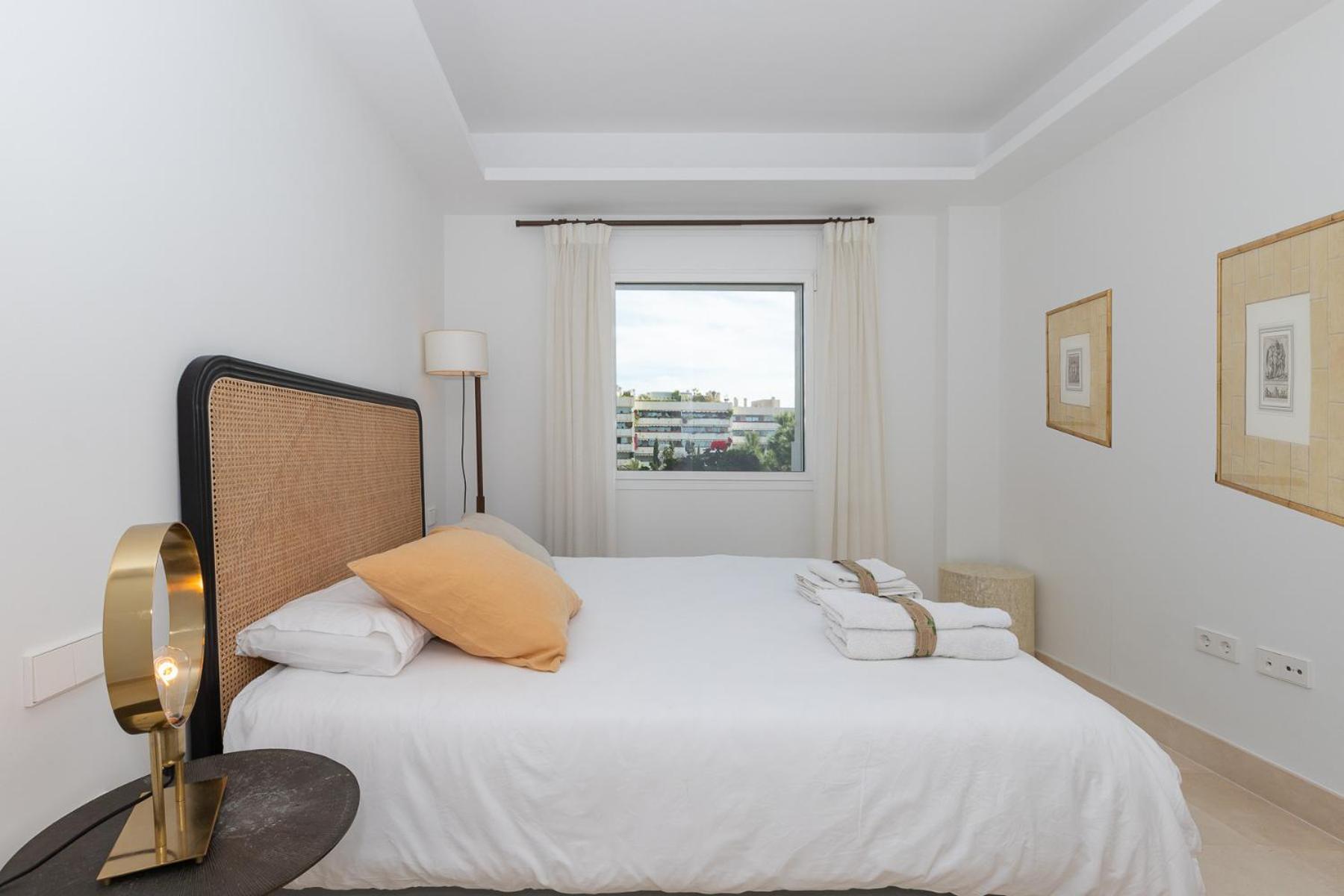 Lujoso Apartamento Con Piscina En Paseo Maritimo Marbella Esterno foto